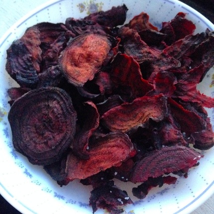 Baked Beet Chips | www.thealiconklin.com