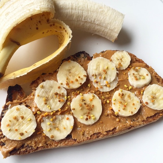 Peanut Butter, Banana, and Bee Pollen Toast | www.thealiconklin.com
